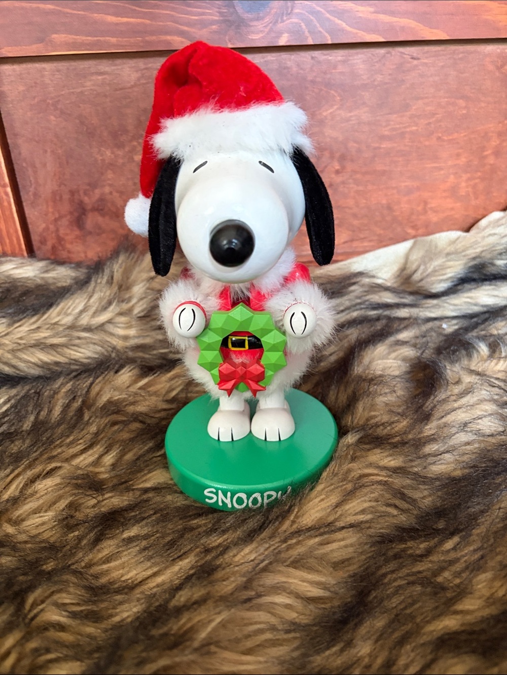 New Peanuts Snoopy Christmas Wooden Decorative Nutcracker 8.5" RUZ Santa Wreath